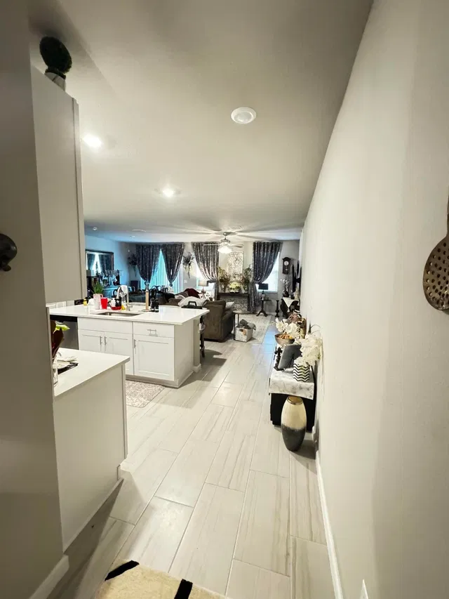 Residence photo 2