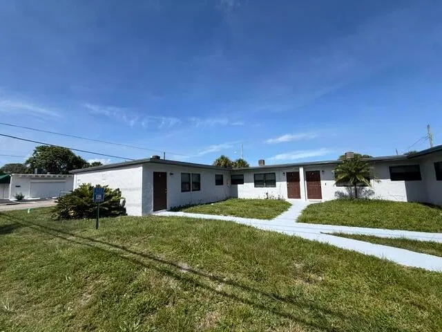 Residence photo 2