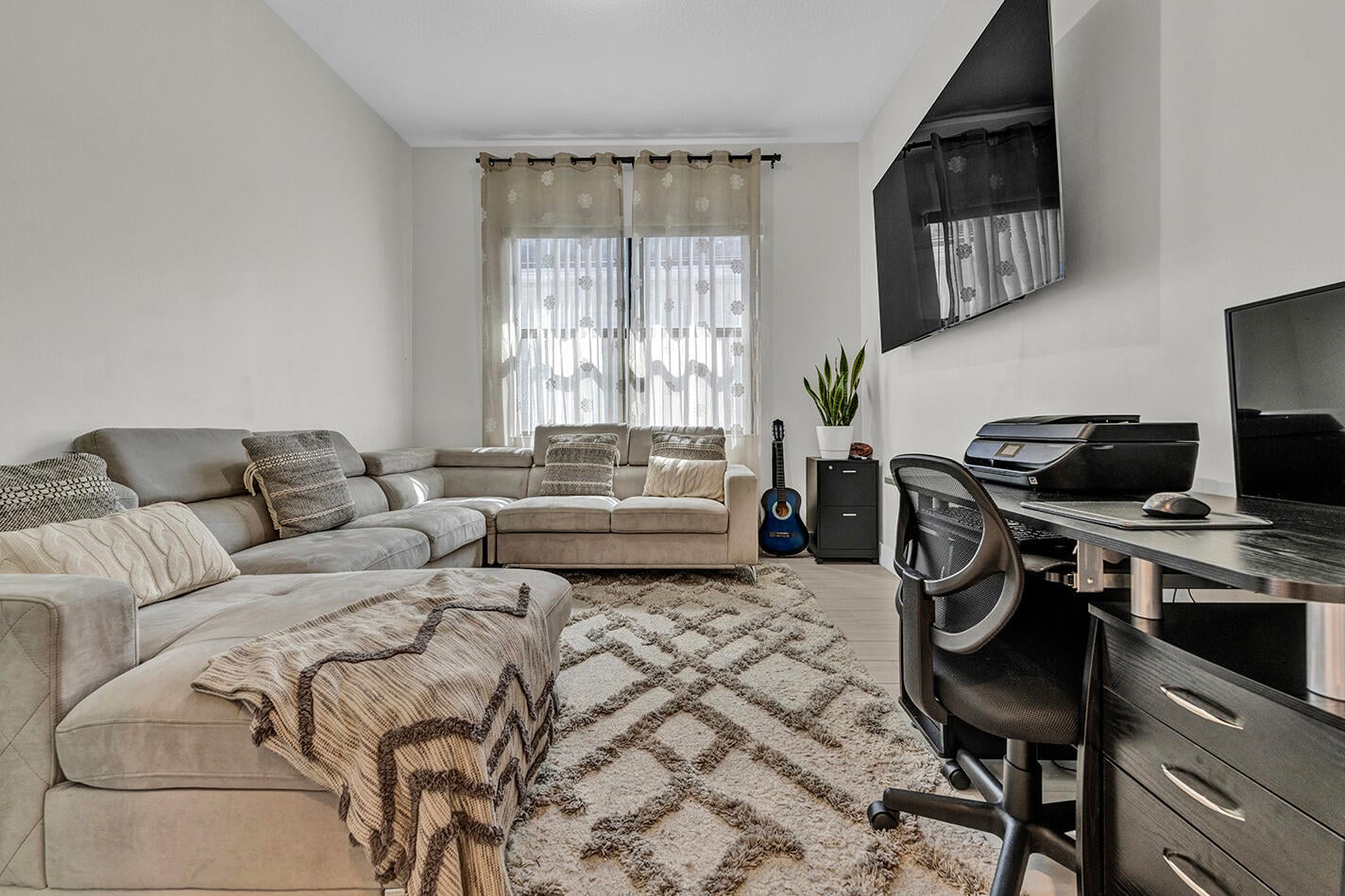 Residence photo 9