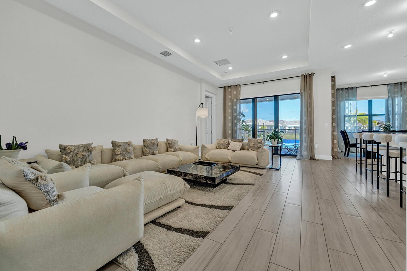 Residence photo 12