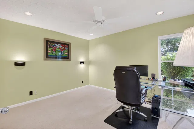 Residence photo 12