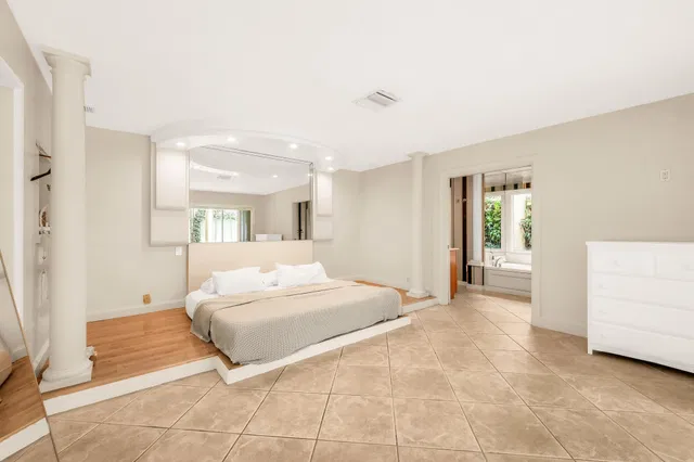 Residence photo 19