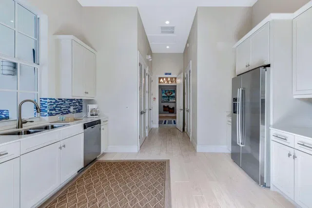 Residence photo 30