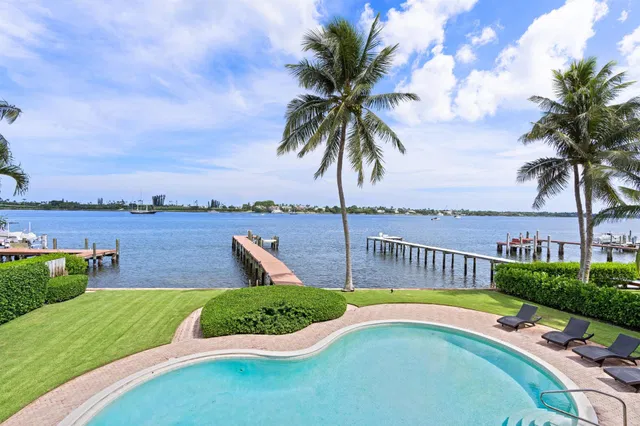 West Palm Beach Residence photo 2