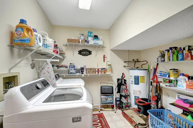 Unit C photo 19
