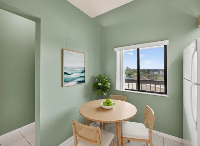  Unit 504 photo 9