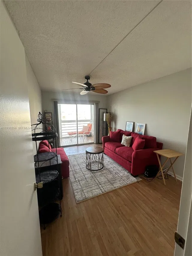 Residence photo 5
