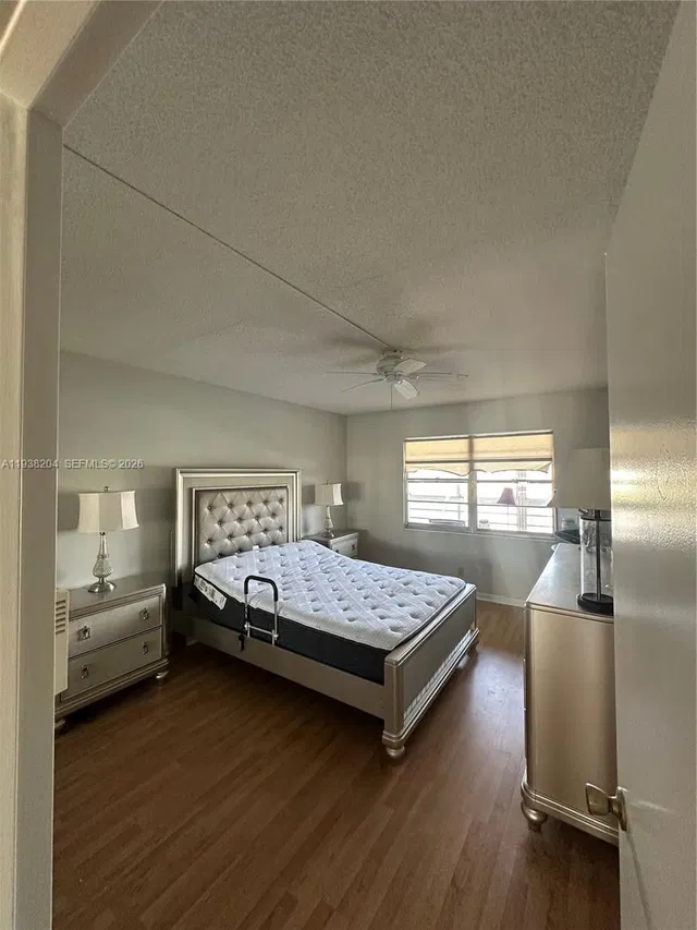 Residence photo 6