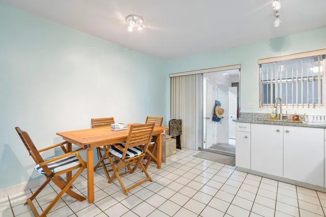 Residence photo 6