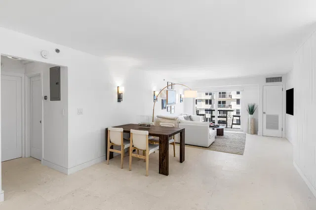 Unit 810 photo 12