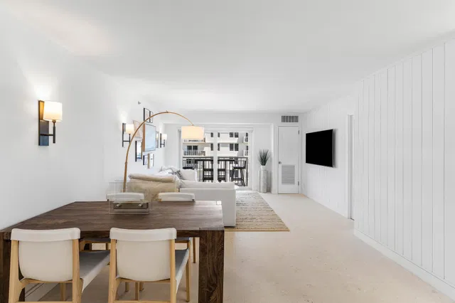 Unit 810 photo 13