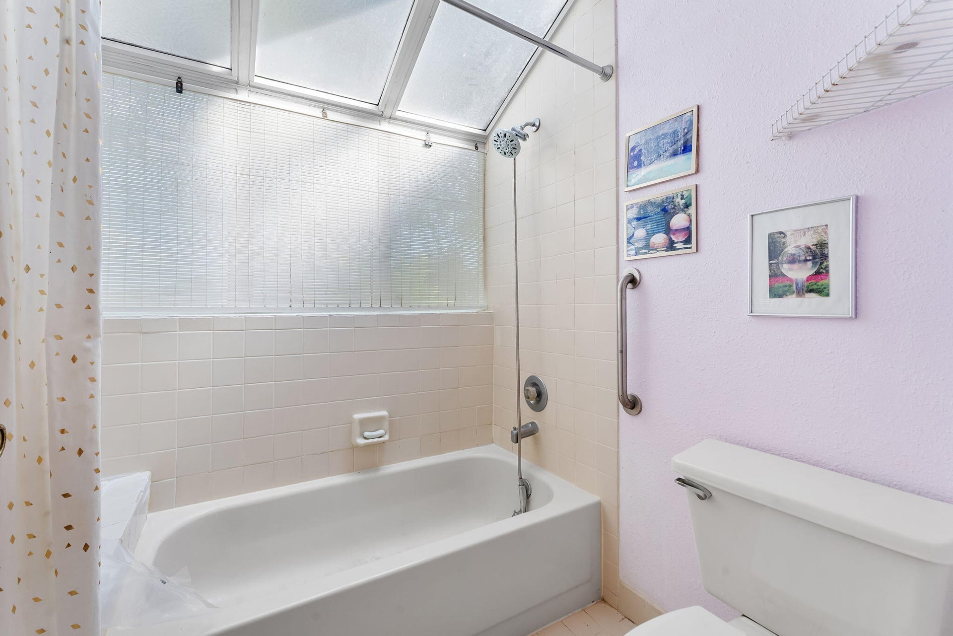 Unit 1010 photo 15