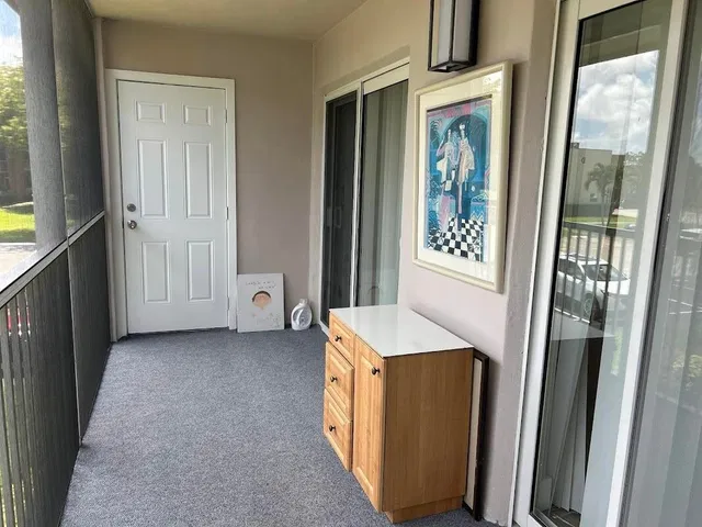 Residence photo 30
