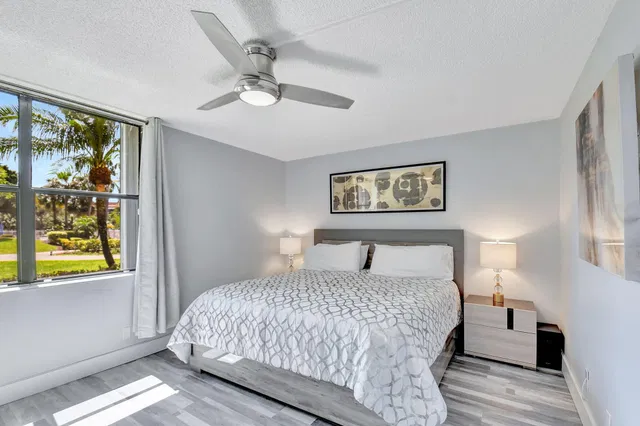 Unit 4103 photo 11