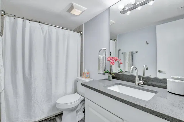 Unit 4103 photo 17