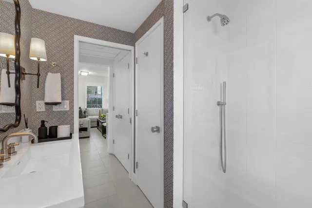 Unit 104 photo 14