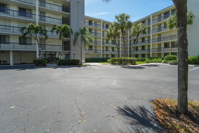  Unit 303m1 photo 4