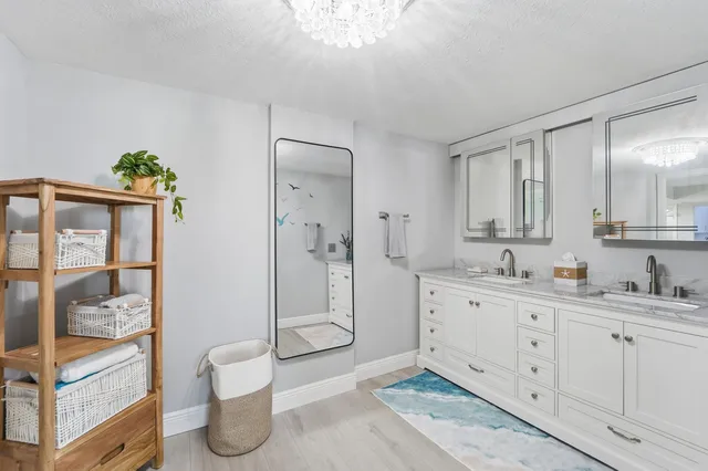  Unit 303m1 photo 17