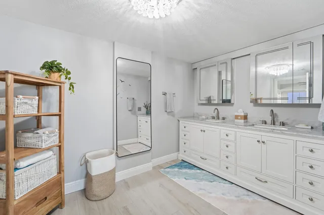  Unit 303m1 photo 18