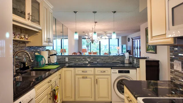 Unit 205 photo 6