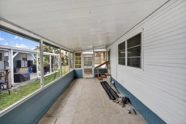 Unit 96 photo 26