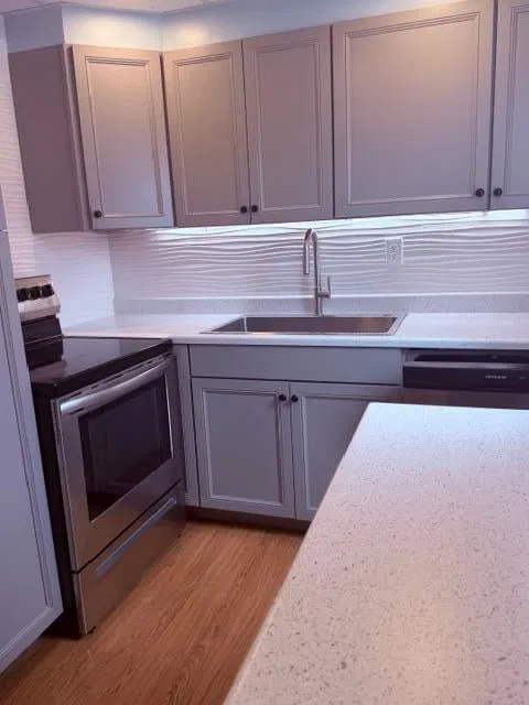 Unit 331 photo 8