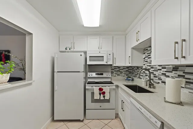 Residence photo 2