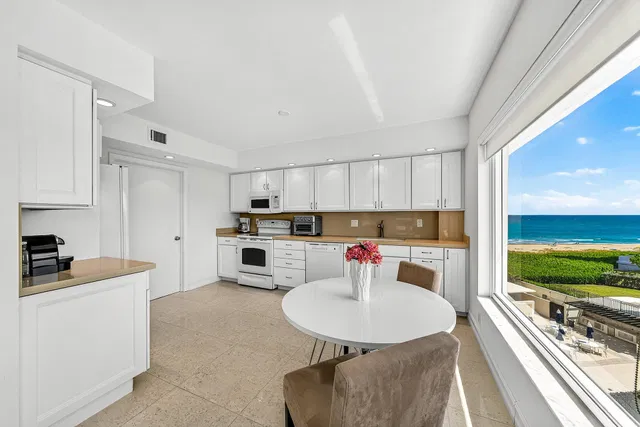 600 S Ocean Boca Unit 504 photo 9