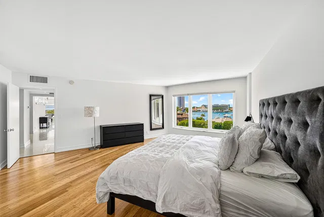 600 S Ocean Boca Unit 504 photo 17