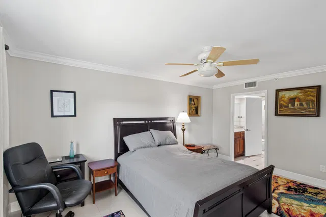 Unit 309 photo 18