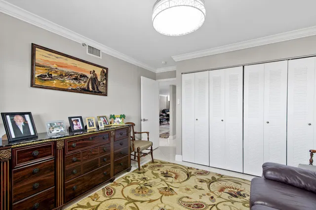 Unit 309 photo 29