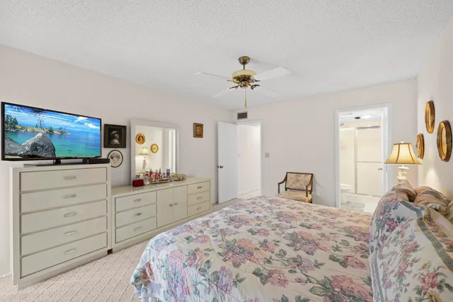Unit 412 photo 9