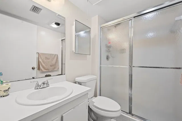 Unit 412 photo 10