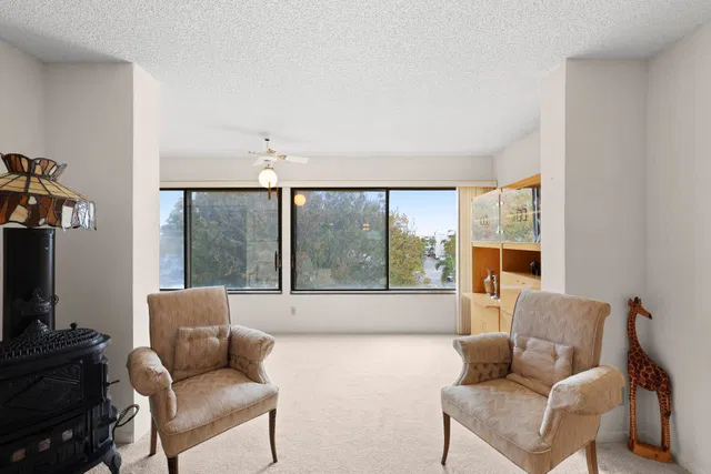 Unit 412 photo 12
