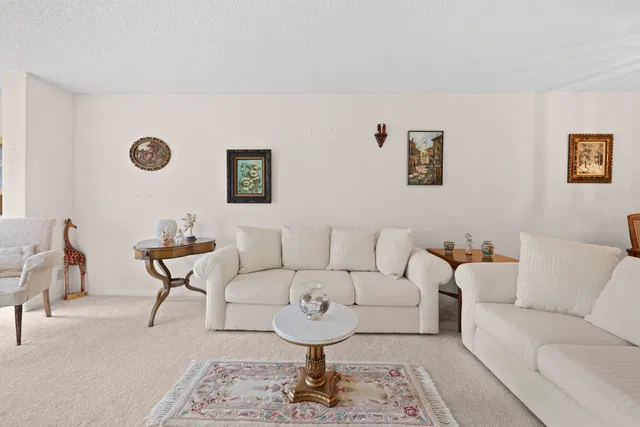Unit 412 photo 15