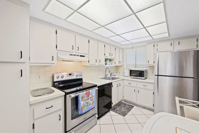 Unit 412 photo 19