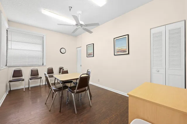 Unit 412 photo 28
