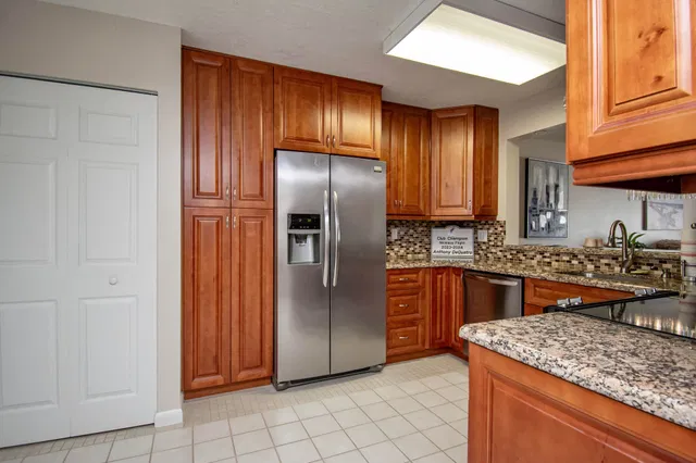 Unit 408 photo 2