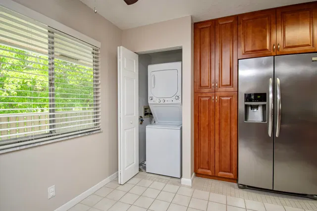 Unit 408 photo 7