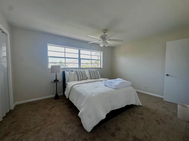  Unit 13 photo 8