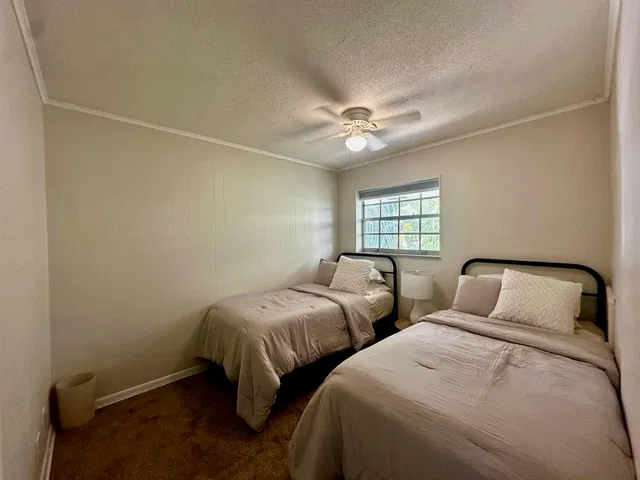  Unit 13 photo 9