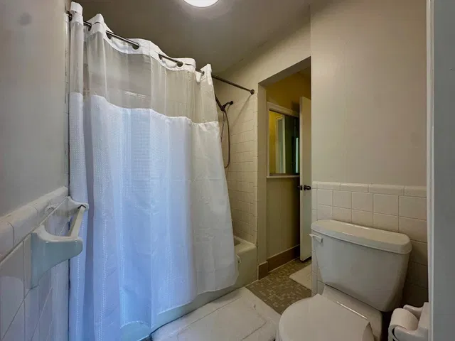  Unit 13 photo 11