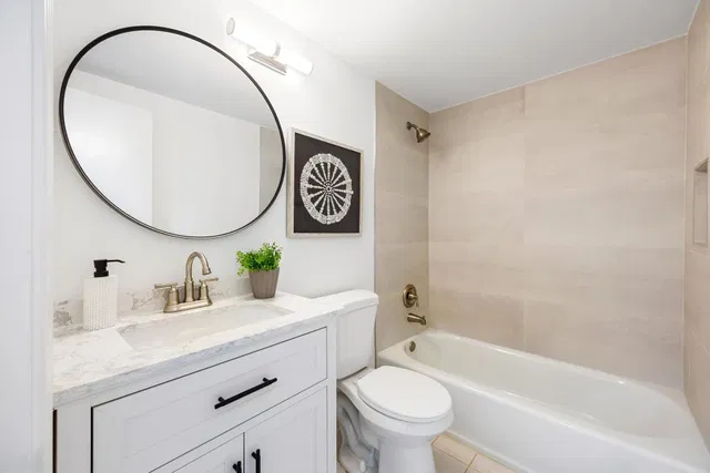 Unit 207 photo 12
