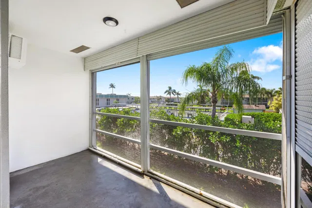 Unit 207 photo 17