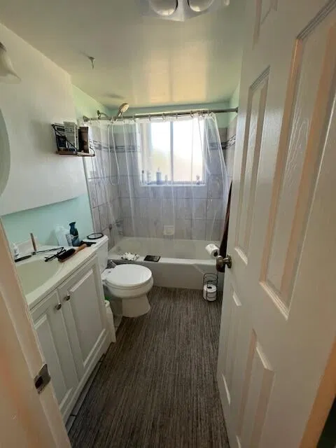 Unit 11 photo 15
