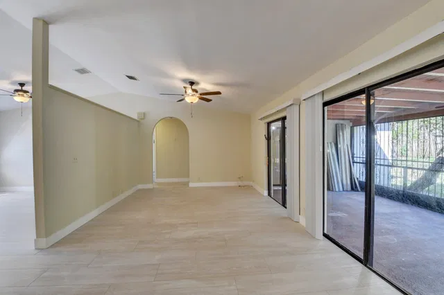  Residence photo 14