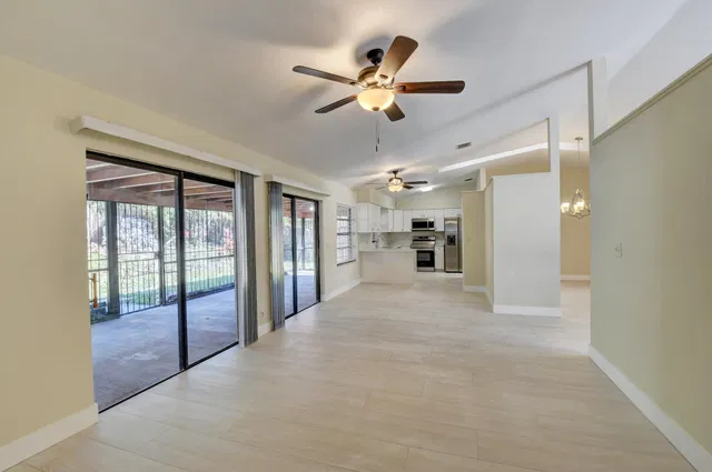  Residence photo 15
