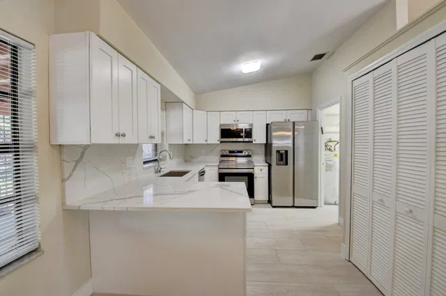  Residence photo 18