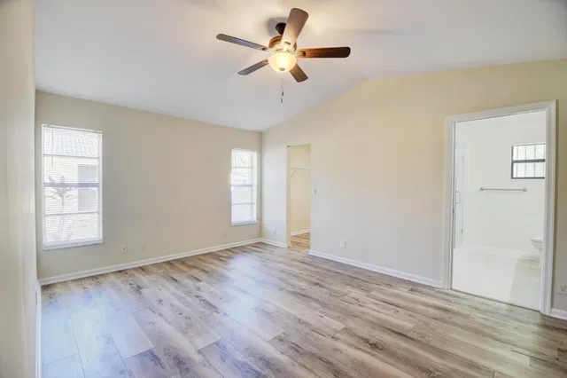  Residence photo 23