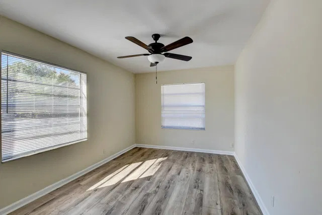  Residence photo 34